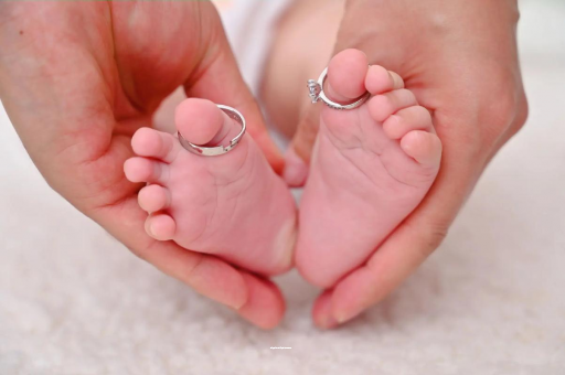 大连孕妇两个月肚子疼