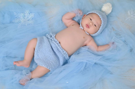 大连宝宝吐奶黄色